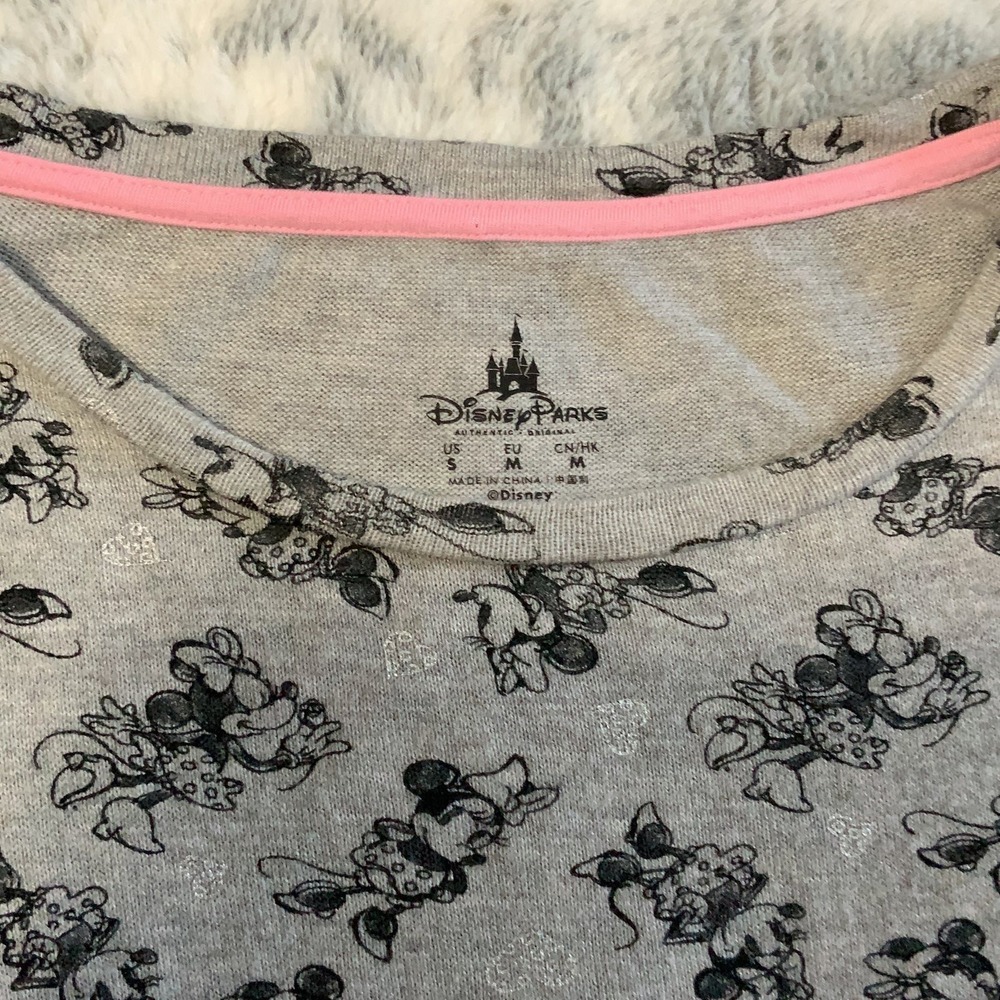 Disney Posh Minnie Mouse Lightweight Sweater at bottom size Small - Picture 7 of 8